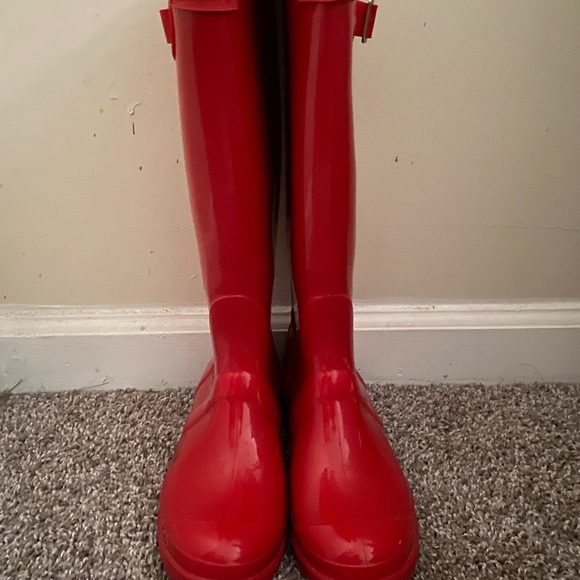 Beautiful boots. New, never used. - Picture 1 of 3